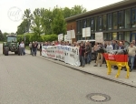 Kundgebung der Milchbauern vor der Geschäftsstelle des Bauernverbandes in Töging