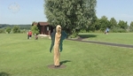 Kunst auf dem Golfplatz: Bettina Schranner und Bernd Dunker auf dem Golfplatz in Pleiskirchen