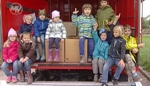 Große Hilfsbereitschaft für die Flüchtllinge im KingDomParc - KiTa Heldenstein liefert Kleiderspenden per Feuerwehr-LKW