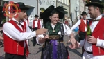 Die Association Musique & Danse Folklorique D'Engwiller aus dem Elsass - Gäste zum Internationalen Schützen- und Trachtenzug - auch zu Gast in Neumarkt-Sankt Veit