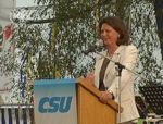Bundesministerin Ilse Aigner (CSU) im Festzelt in Kraiburg