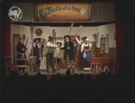 Die Volksbühne Mettenheim spielt "In Gott's Nam" und macht Mühldorfs Geschichte lebendig.