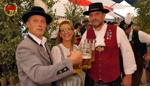 Ein schneller Blick: Prächtiger Auftakt zu fünf Tagen Brotzeit Bier und Blasmusik beim Sommerfest in Aschau