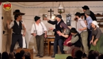 Theatergruppe Niederbergkirchen spielt Peter Landstorfers "s Elädrische" - Fortschritt kennt auch Verlierer